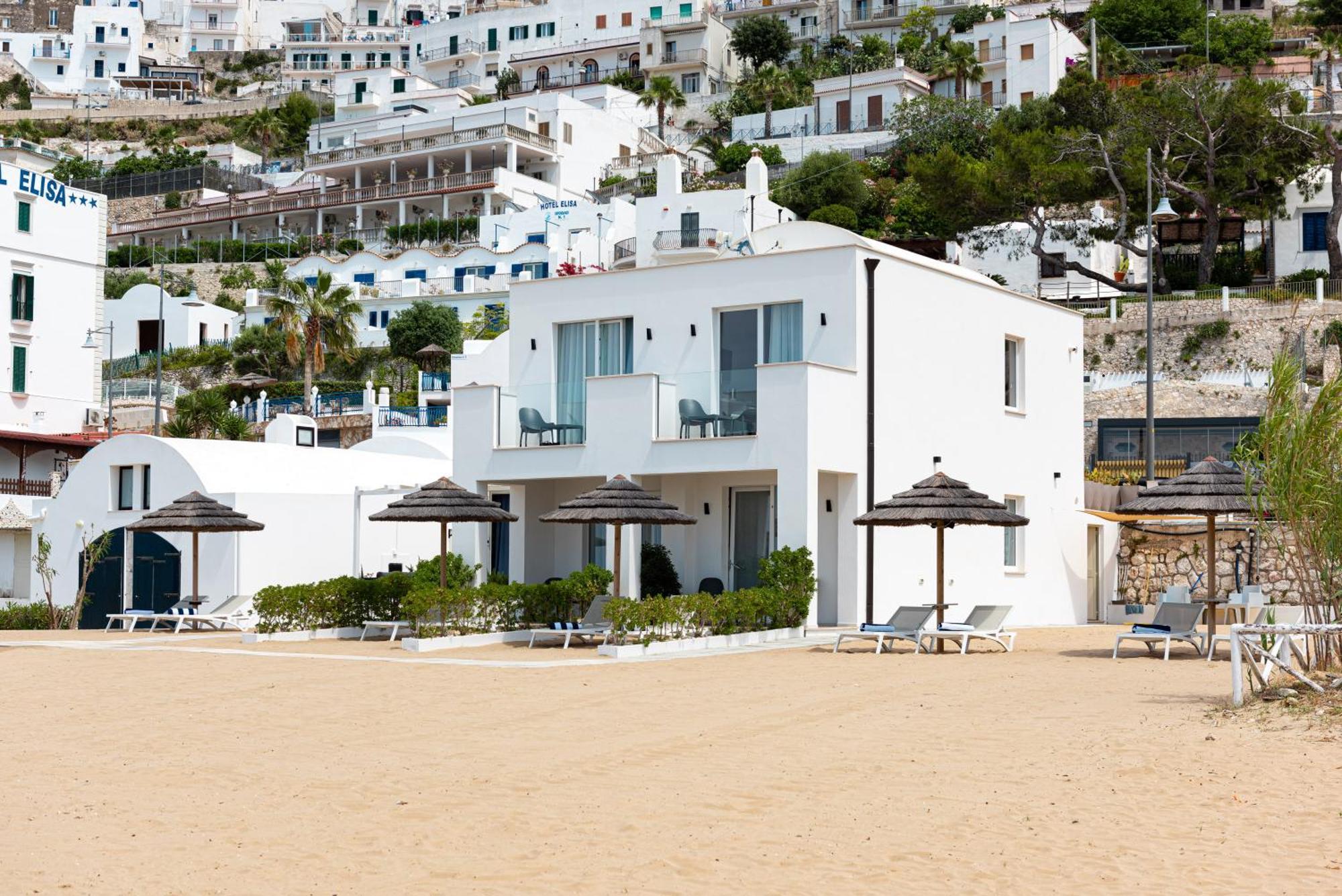 Marina Bay Beach Suites Peschici Exteriér fotografie